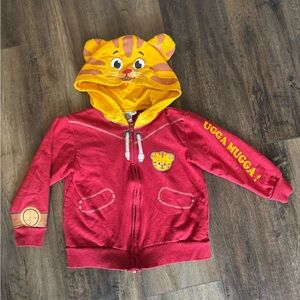 Daniel Tiger zip up hoodie size 5t (runs small)